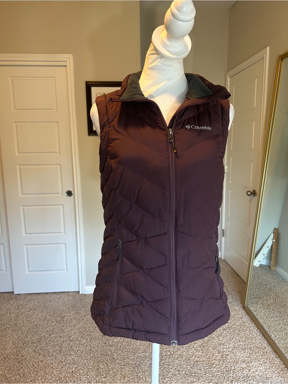 Columbia Women’s Purple Puffer Vest Full Zip Omni Heat Size Small